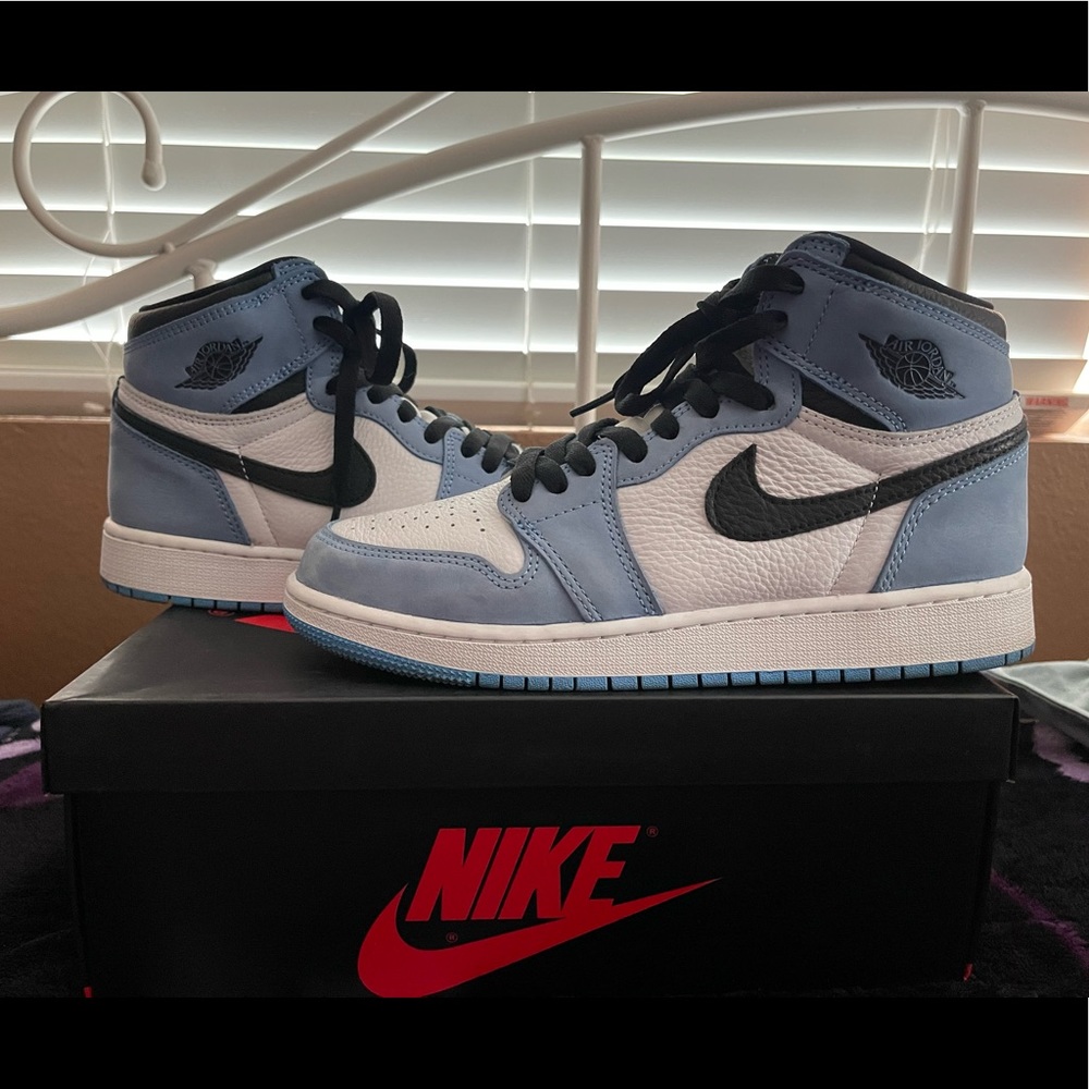 I’m selling Air Jordan 1 Retro High OG GS “University Blue”